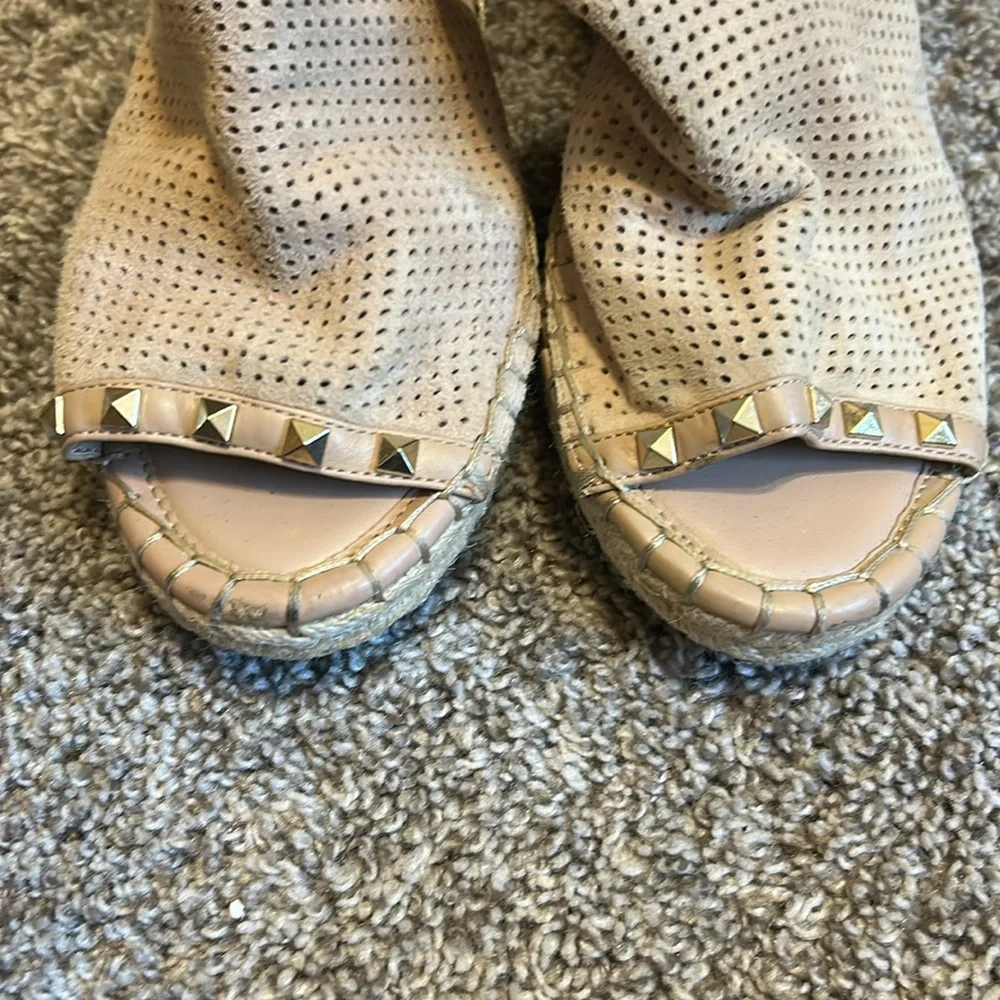 Marc Fisher Studded Perforated Espadrille Peep Toe Sandals Size 8.5